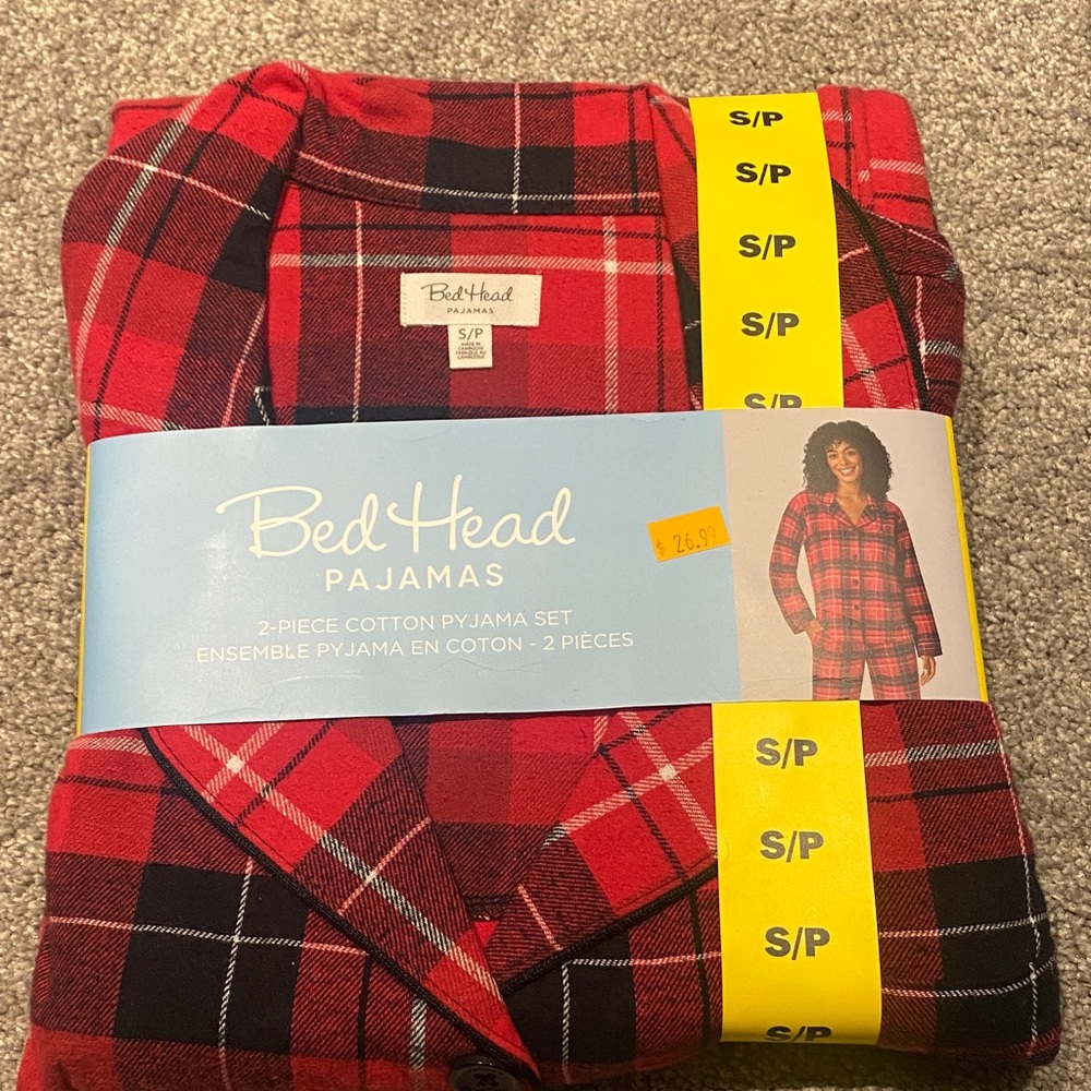 BedHead women’s  Red and Black Plaid Pajama Set 2 piece cotton new in package